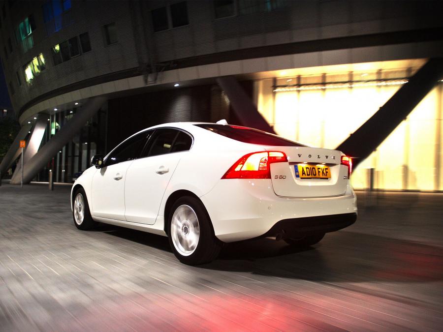  Volvo S60 D3 2010 года  (UK) (фото 6 из 27)